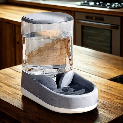 distributeur-nourriture-chat-gris-eau-moderne