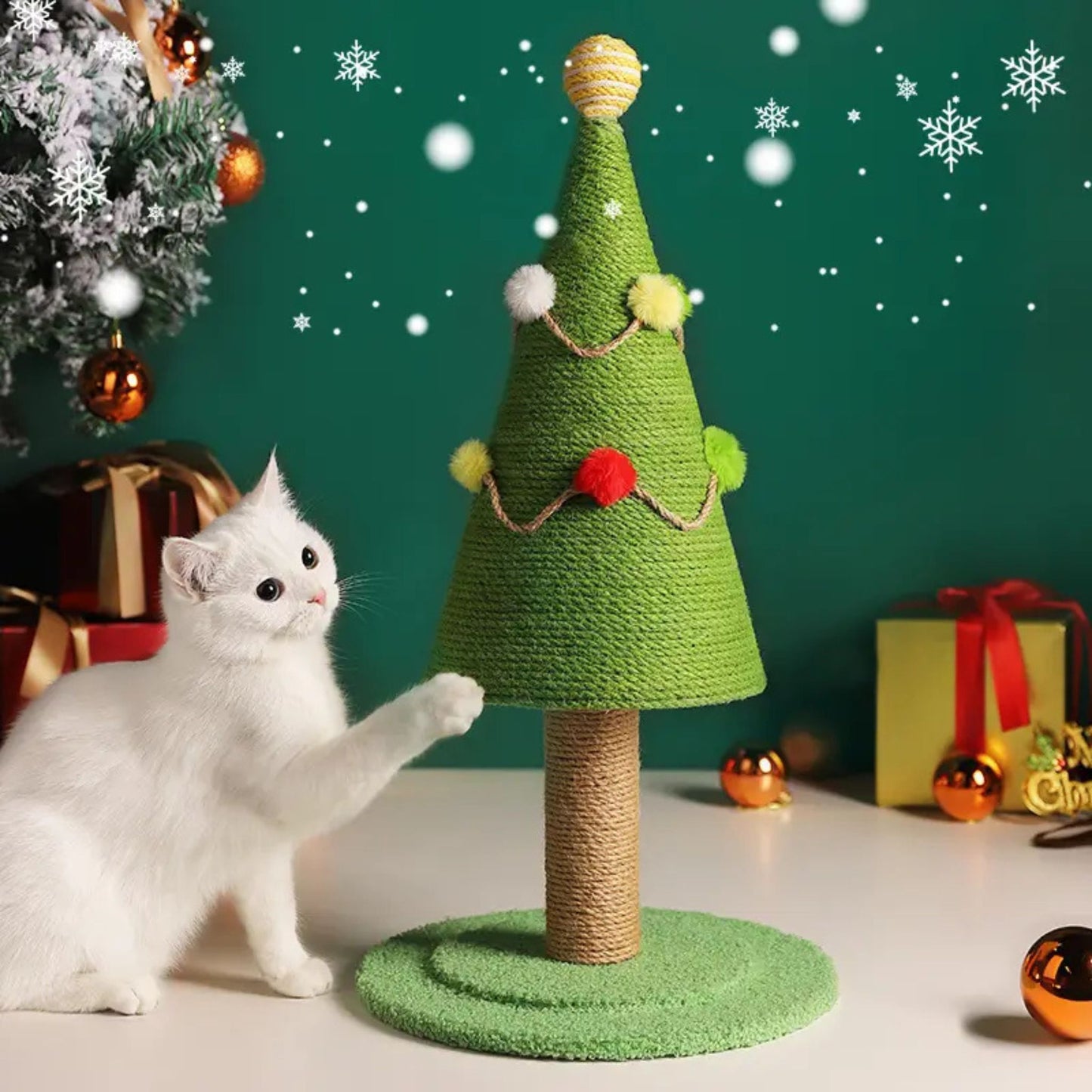 griffoir-à -chat-sapin-décoré