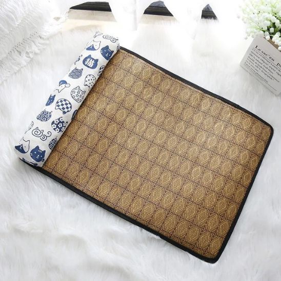 tapis-rafraichissant-chat-blanc-motif-chat