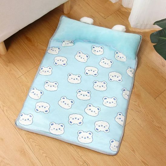 tapis-rafraichissant-chat-bleu-oreilles