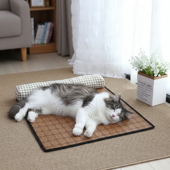 tapis-rafraichissant-chat-reposant-vichy