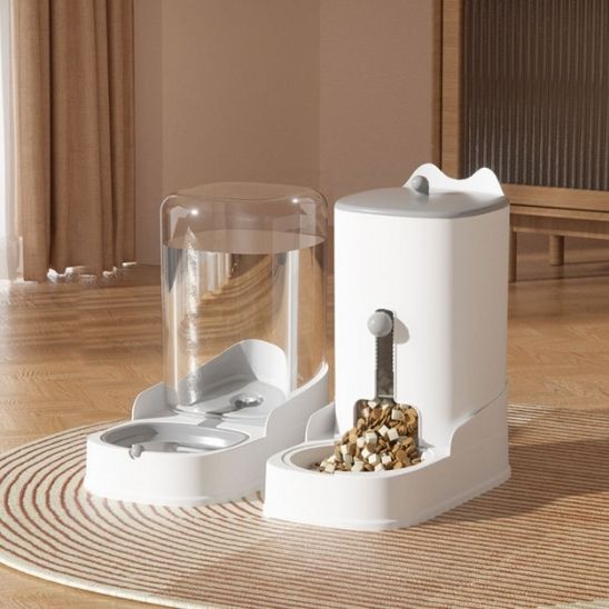 distributeur-de-croquettes-pour-chat-oreilles