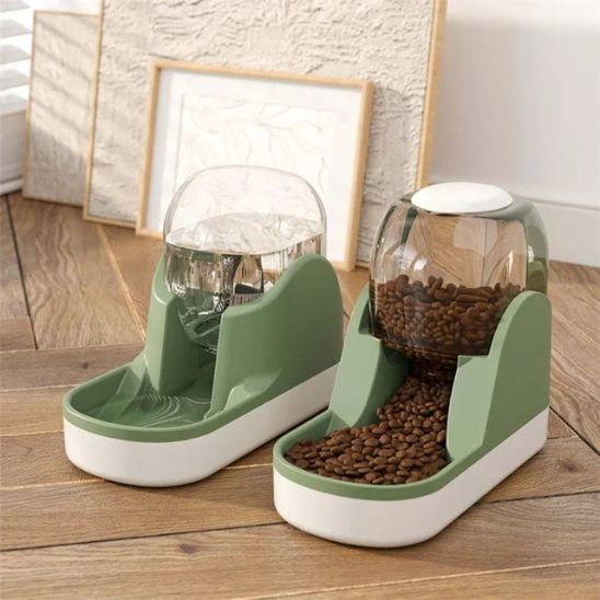 distributeur-nourriture-chat-design-vert