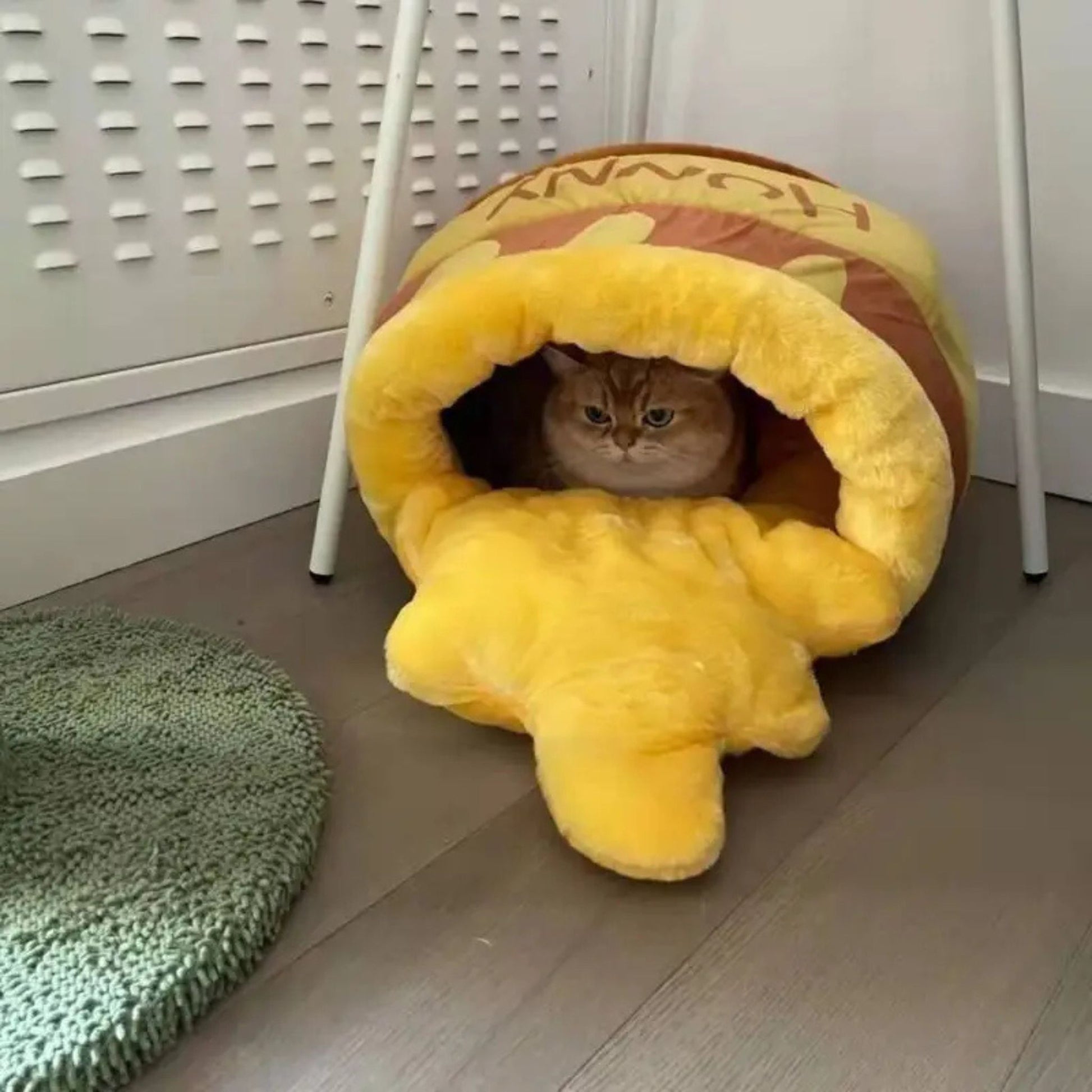 niche-pour-chat-pot-cachette