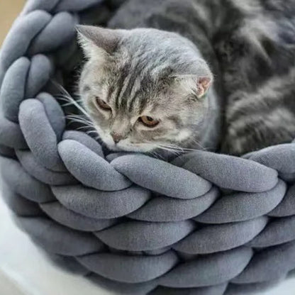 panier-pour-chat-original-gris-tressé