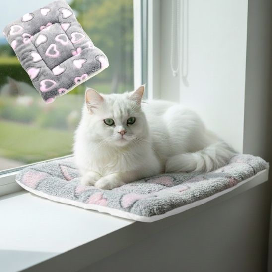 tapis-chat-gris-motif-coeur