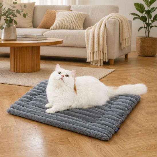 tapis chauffant pour chat gris
